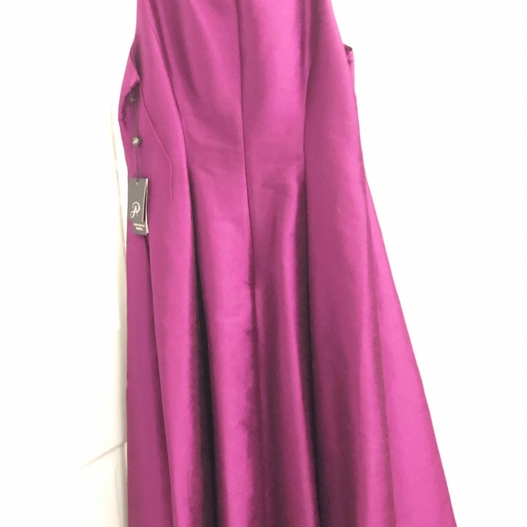 Brand new Formal Dress - Picture 2 of 3